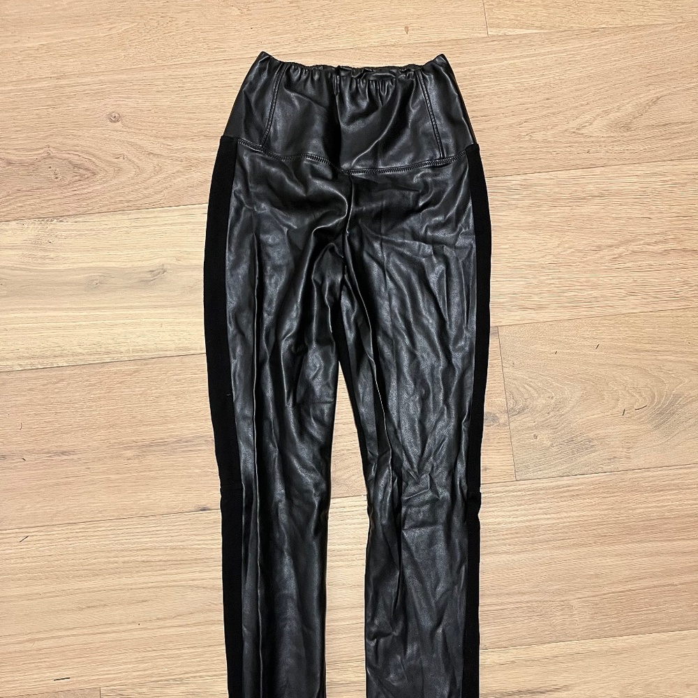Aritzia Wilfred faux leather leggings